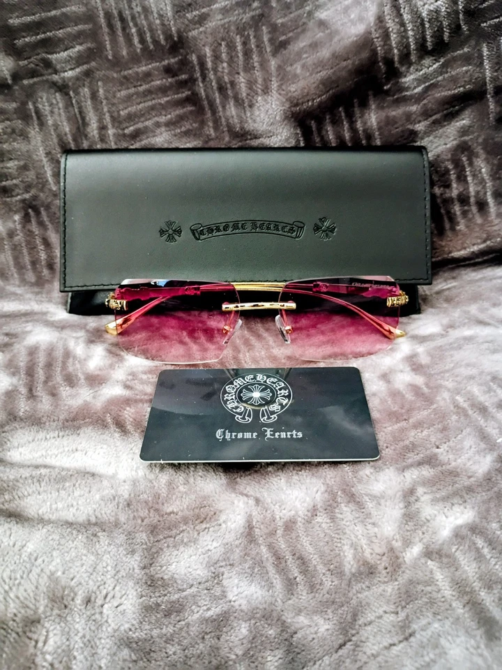 Gafas de sol unisex cromadas con corazón Foto 2 de 4