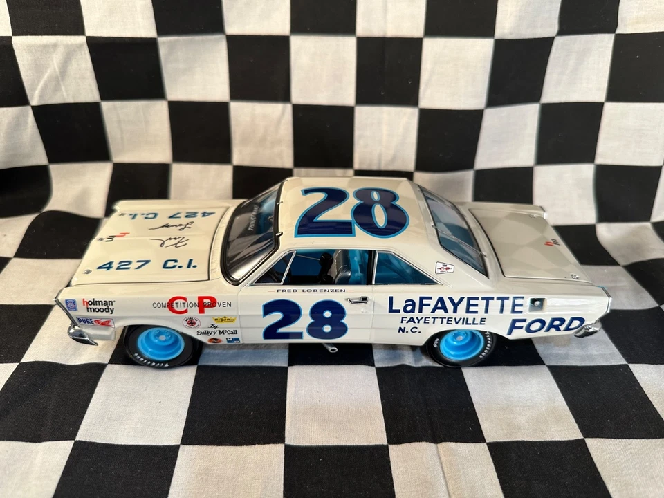 University of Racing Legends 1/24 Fred Lorenzen #28 Autographed 1965 Ford Galaxy - Image 3 of 4