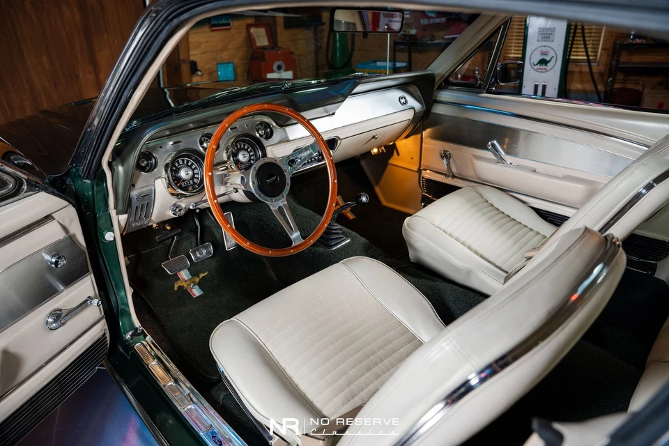 Ford Mustang Fastback 1967 equipamiento código S GT Foto 2 de 4