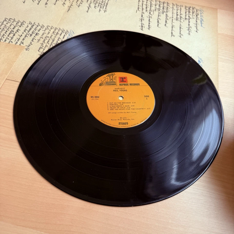 Neil Young Harvest Vinyl Original 1972 Vintage LP Reprise +Lyric Book +Sleeve! - Image 2 of 4