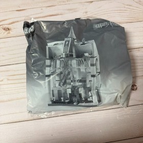 Lego Harry Potter Hogwarts Castle Set 4709 in Original Box Near Complete Figures