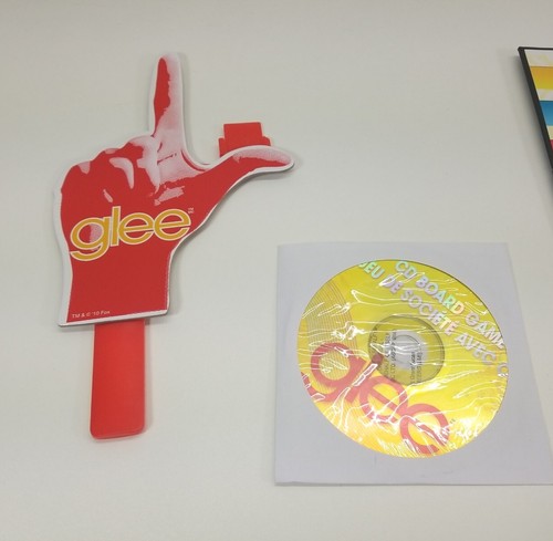 New Glee CD Comolete Board Game Cardinal Factory Sealed Cards etc - Picture 6 of 7