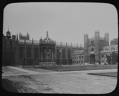 Foto CAMBRIDGE TRINITY COLLEGE QUADRANGLE UM 1890 Magic Lantern Dia