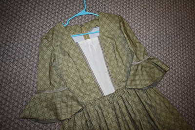 green emerald velvet dress Exclusive Sage Green Colonial Queen Women's Costume Buy / Large