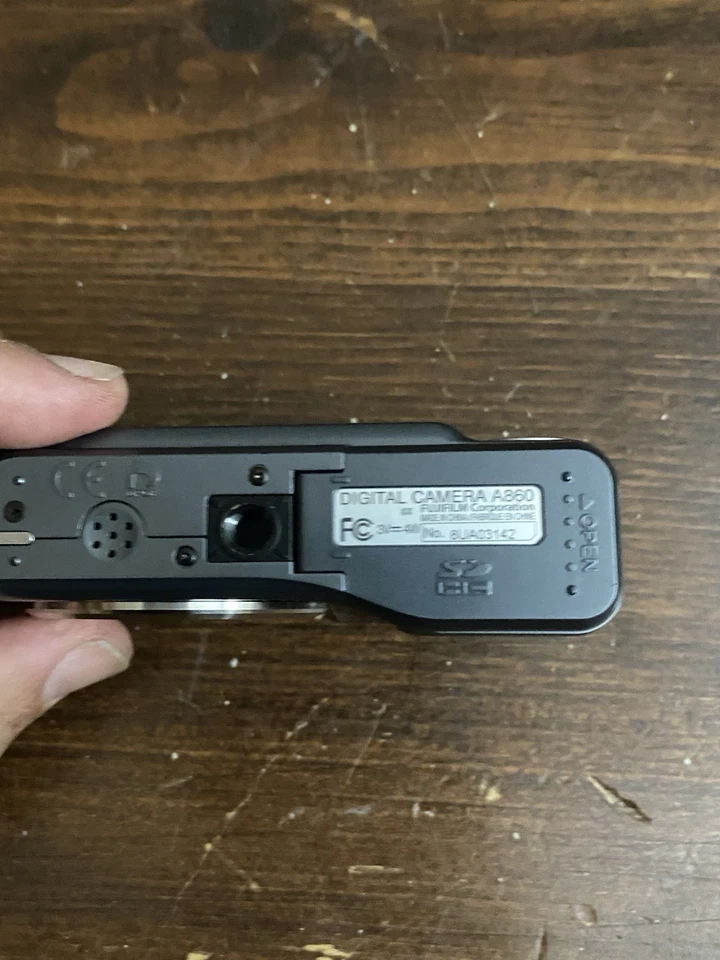 Fujifilm FinePix A860 8.1MP Digital Camera, Grey Tested & Working - Image 3 of 4