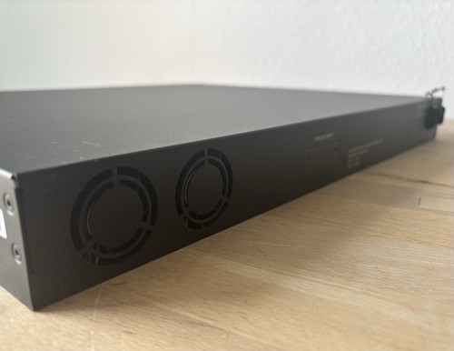 Przełącznik brokatowy ICX 6430-48 48 portów Gigabit 4 porty SFP 1000 Mbits zarządzany PoE+ - Zdjęcie 5 z 6