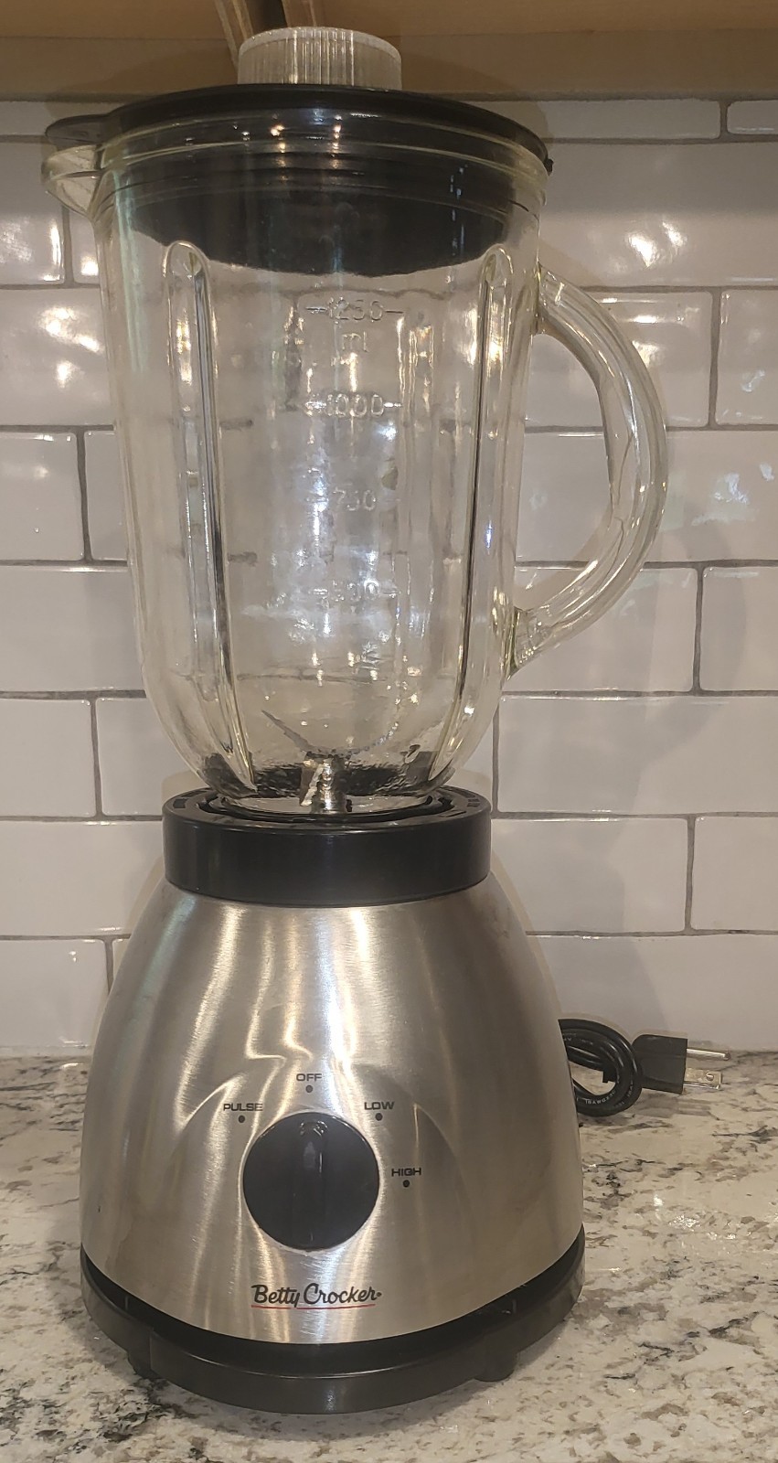 Betty Crocker Blender BCF1350 w/ Glass Pitcher 2 Speed & Pul