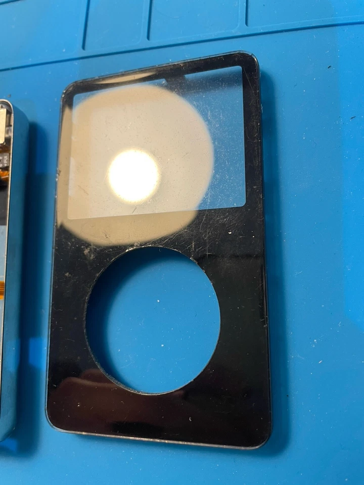 Genuine Apple IPod Classic 5.5 Gen 80gb full housing - Reclaimed - Image 4 of 4