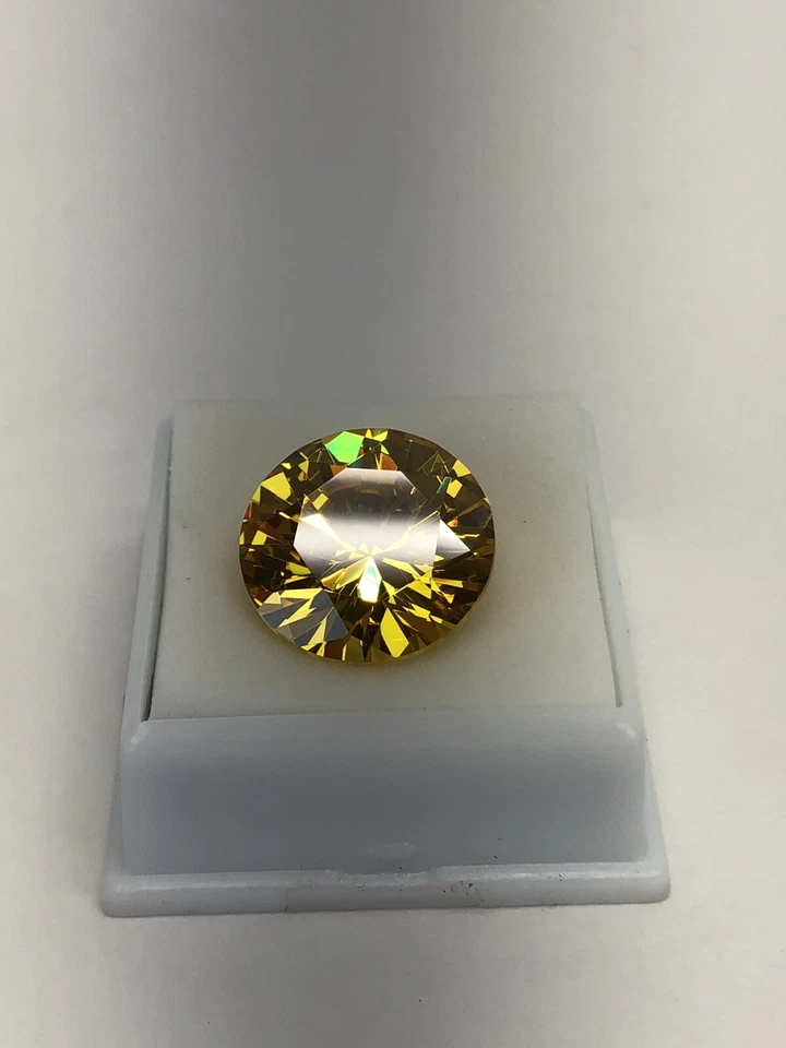 Beautiful  Gemstone,  CU Golden Beryl Apx 9.00 Ct 16x12mm - Image 3 of 4