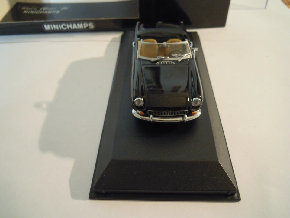 MINICHAMPS 1/43 MG B cabriolet 1962-69 - Immagine 3 di 4