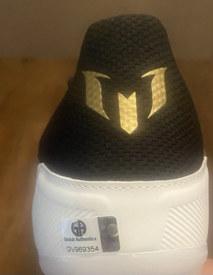Botín de fútbol Adidas firmado/autografiado por Lionel Messi Inter Miami FC con certificado de autenticidad Foto 3 de 4