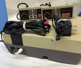 1985 Original NES Nintendo System Console Tested w/ Controllers *READ*