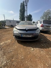 Renault Megane 2008/2014 Front Bumper Complete with Fogs and Grill In Gray