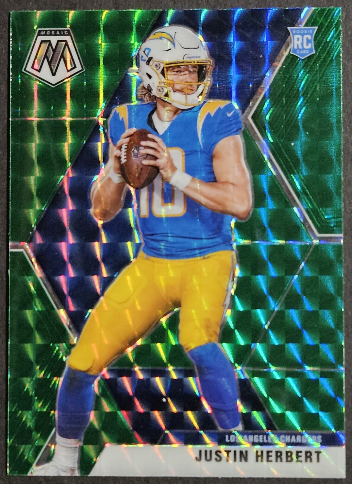 2020 Panini Mosaic Reactive Green Prizm #204 Justin Herbert Rookie RC Chargers