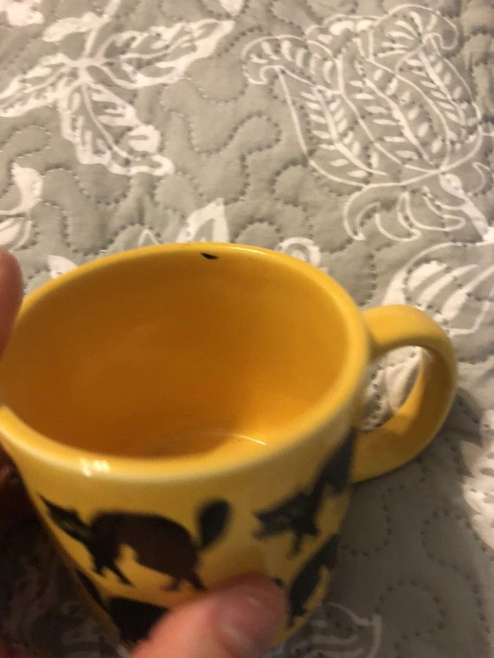 Taza de café con patrón de gato arqueado silbido diseño de Halloween amarillo oscuro y negro Foto 3 de 4