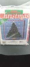 VINTAGE 3-D NEEDLRY CHRISTMAS TREE LATCH HOOK Holiday Kit Pillow