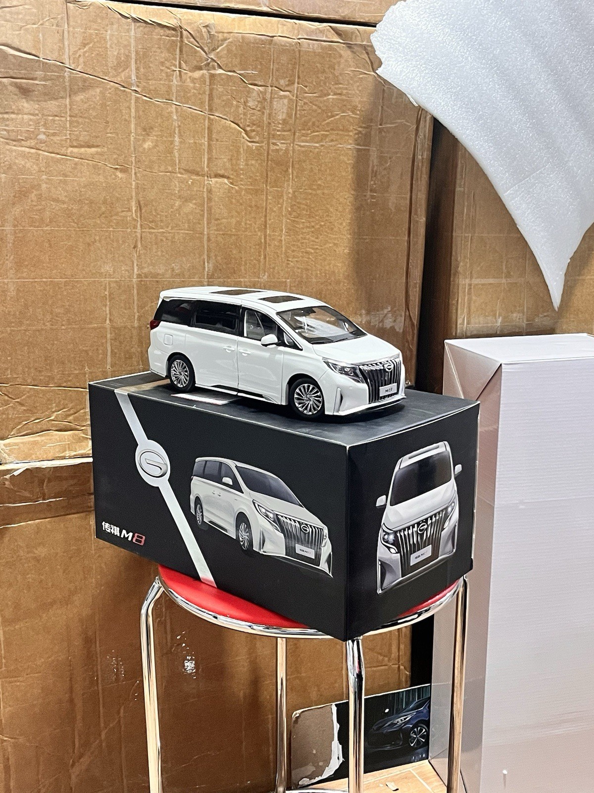1:18 Scale 2024~2026 GAC M8 Master Passenger Bus Minivan White Diecast Model Car