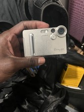 TESTED Casio EXILIM Rare EX-S1 DigiCam comes with battery