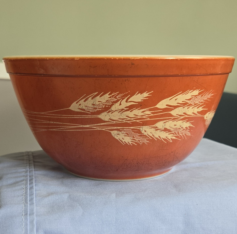 PYREX 401 Orange Wheat Pattern Round Glass Mixing Bowl 1.5 pt Nesting