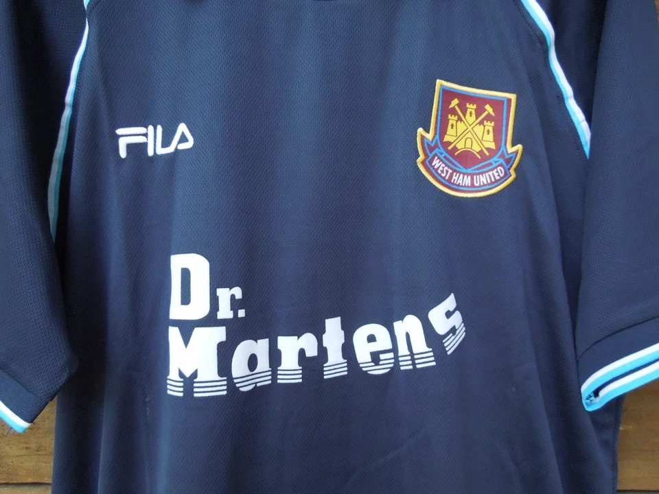 Camiseta West Ham United x Dr. Martens, Fila, Grande Foto 2 de 4