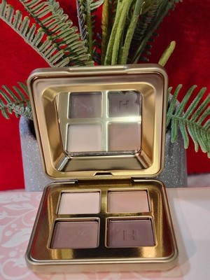 NEW! Hourglass Curator - Minimalist Eyeshadow Palette ( SEE DETAILS )