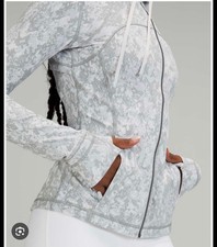 Lululemon Hooded Define Jacket Nulu Size 6 Gray EUC 