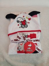 NEW PEANUTS SNOOPY VALENTINE'S 4 PIECE CHILD HOODED TOWEL SET WASHCLOTHS