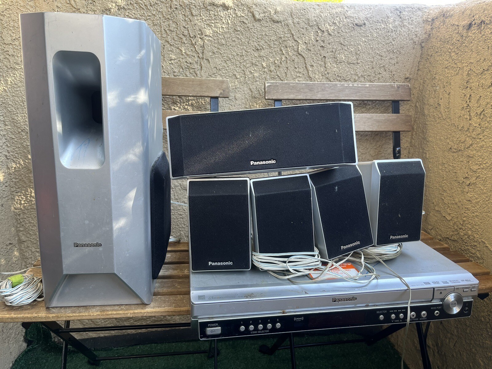 Panasonic Surround Sound Speaker System (SAPT650)(SBHC750)(SBHW750