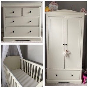 mamas and papas cot bed with changing table