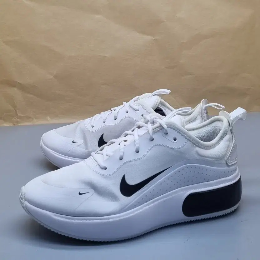 Nike Air Max Dia Women's Sneakers Size 230