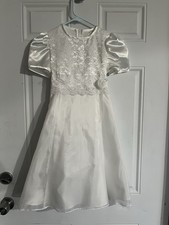 Girls Formal Satiny Dress With Lace. Perfect For Wedding Or Communion Size 8