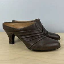 Sofft Women’s Size 7.0 M Nadean Brown Leather Heeled Slip On Mule Clogs