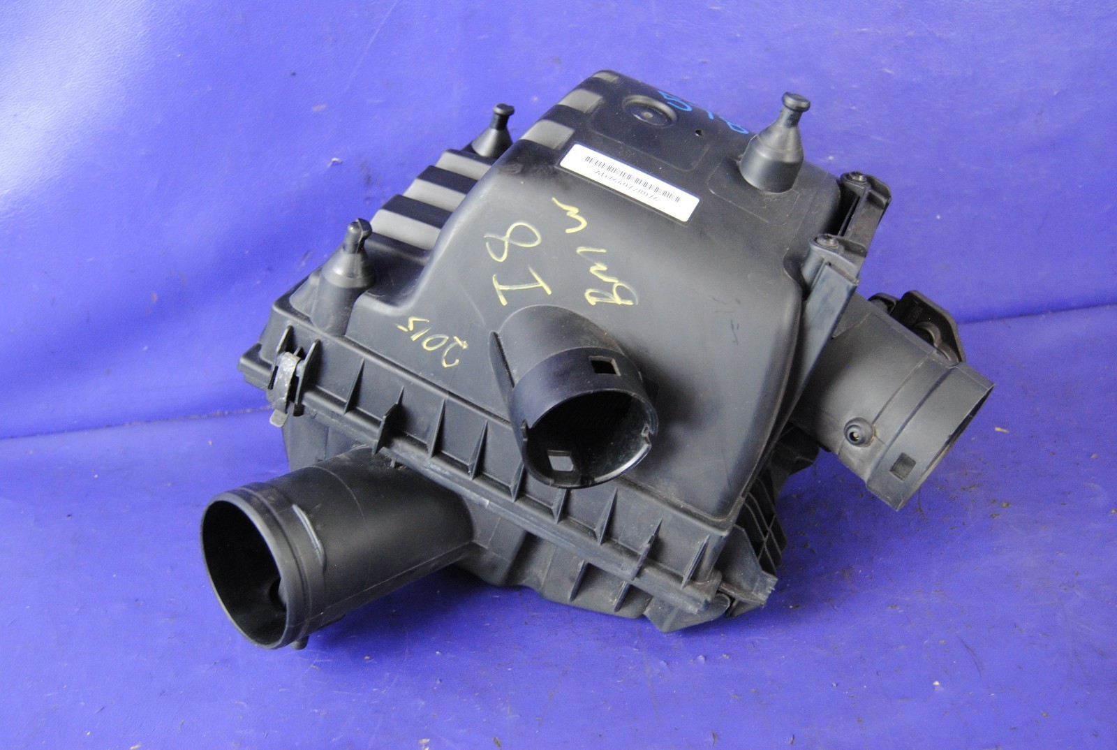 14-19 BMW i8 Air Intake Cleaner Filter Box Housing MAF Sensor 13717640728 OEM