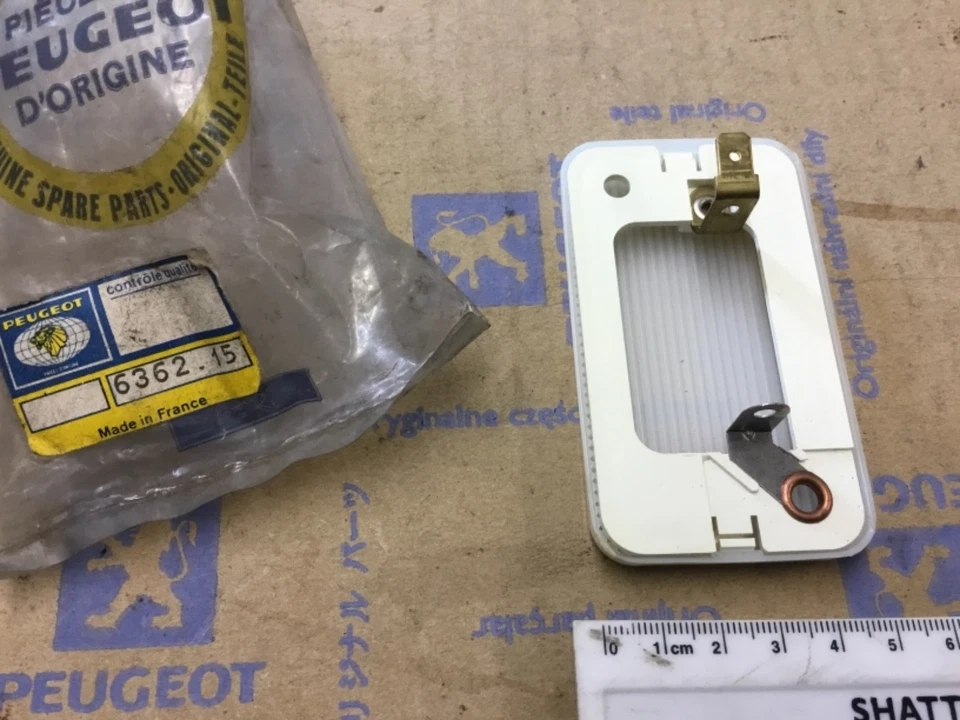 GENUINE Citroen Peugeot 504 404 304    interior roof light 636215 - Image 3 of 4