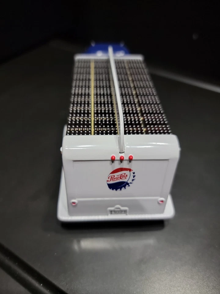 First Gear Pepsi-Cola 1951 Ford F-6 Bottler's Truck, #19-0110 1:34 Die-Cast - Image 3 of 4