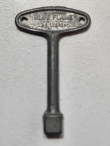 Vintage Blue Flame Log Lighter Metal Silver Key