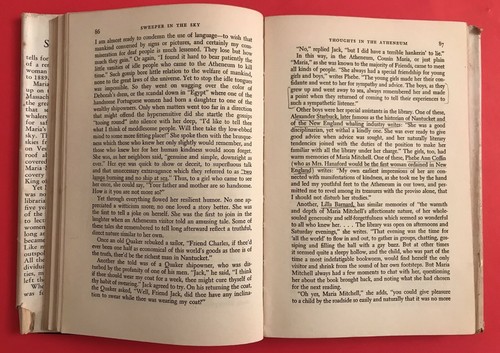 Sweeper in the Sky: The Life of Maria Mitchell by Helen Wright, Signed by author - Picture 5 of 5