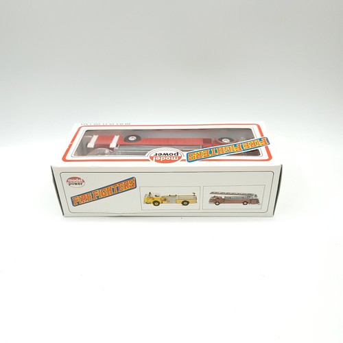 MODEL POWER O-SCALE FIRE FIGHTERS TOWER LADDER TRUCK No7968 - Picture 4 of 5