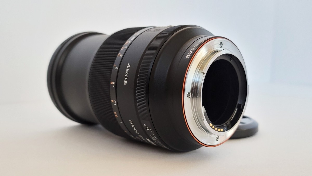 Sony SAL135F28 DSLR Digital A-Mount Camera Lens 135mm F2.8 T4.5