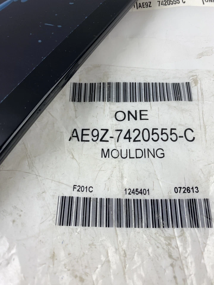 Moldura de puerta exterior Lincoln MKT 2010 original Ford OEM AE9Z-7420555-C nuevo de stock Foto 2 de 4
