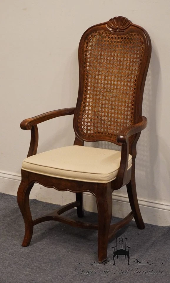 Sillón de comedor provincial francés de gama alta con respaldo de caña Foto 4 de 4
