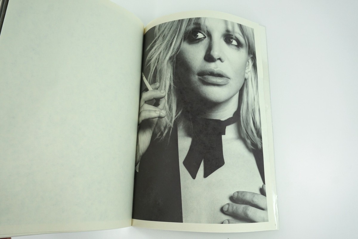 HEDI SLINMANE PORTRAIT OF A PERFORMER: COURNTEY LOVE BOOK