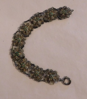Silver tone link Bracelet - Floral Pattern with Green Enamel Beads 7-1/4 (#CH43)