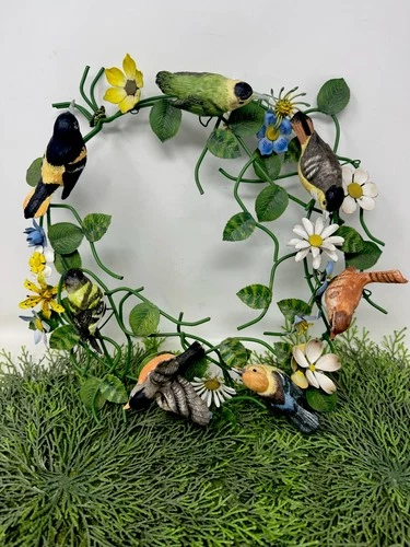 RARE Vintage TOLEWARE Metal Wreath With Lifelike Birds & Flowers 15”