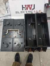 WECO Atlanta ITE 200 Amp MAIN FUSE PULLOUT PULL OUT With BASE MOUNT AND FUSES