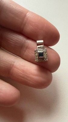 14K Weißgold Anhänger mit blauem Stein & Diamant Akzent Heiligenschein - 1,57g
