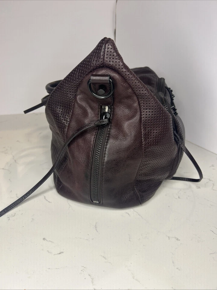 She + Lo 黑色穿孔 100% 皮革流浪汉可调式单肩包手提包 — 第 2/4 张图片