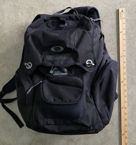 Vintage Oakley Panel Backpack - Black - From The “The Book of Eli” Tactical Bag - 第 1/11 張圖片