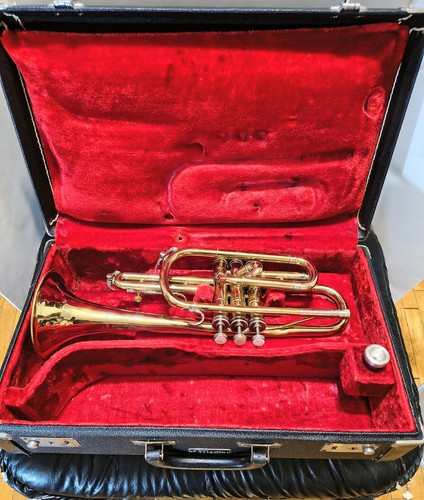 Vintage 1964 MARTIN IMPERIAL CORNET WITH ORIGINAL CASE