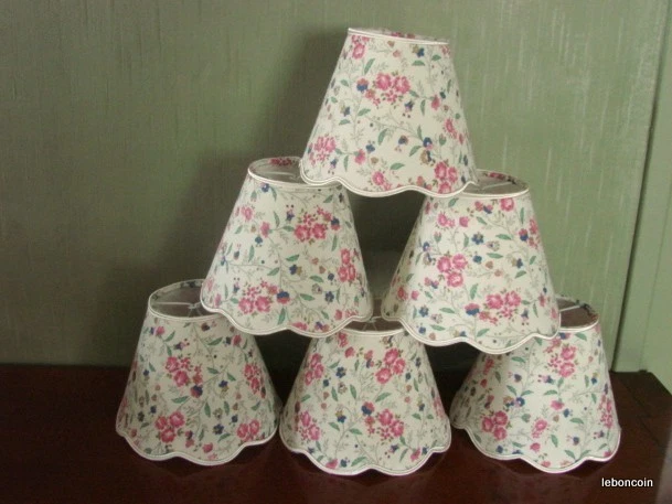 Abat-jour festonné liberty "semis de petites roses sur fond ivoire 13cm A pince - Photo 1/4